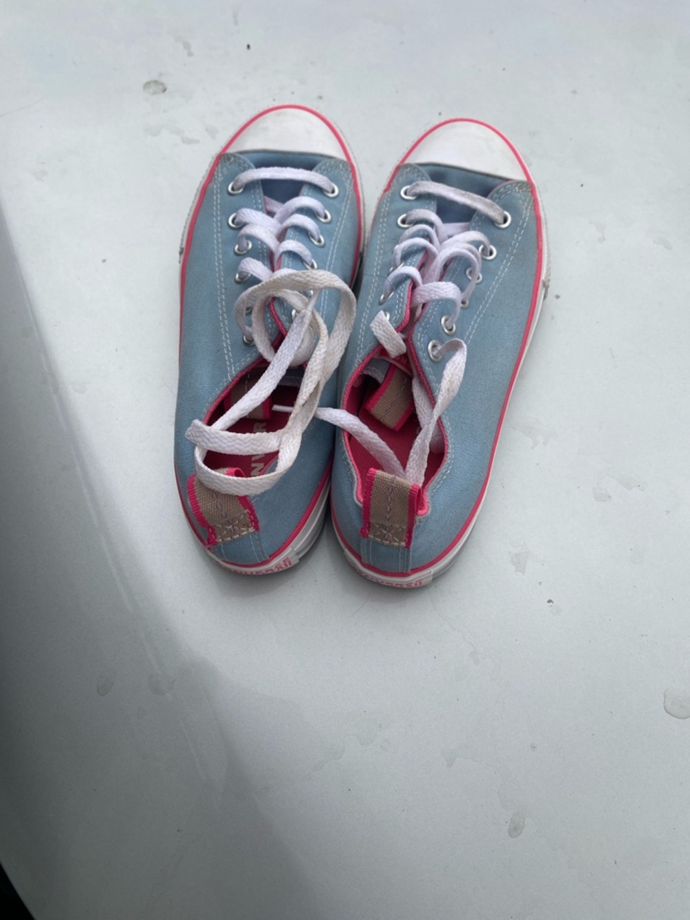 Converse Kids Low-Top Canvas Sneakers in Light Blue and Pink